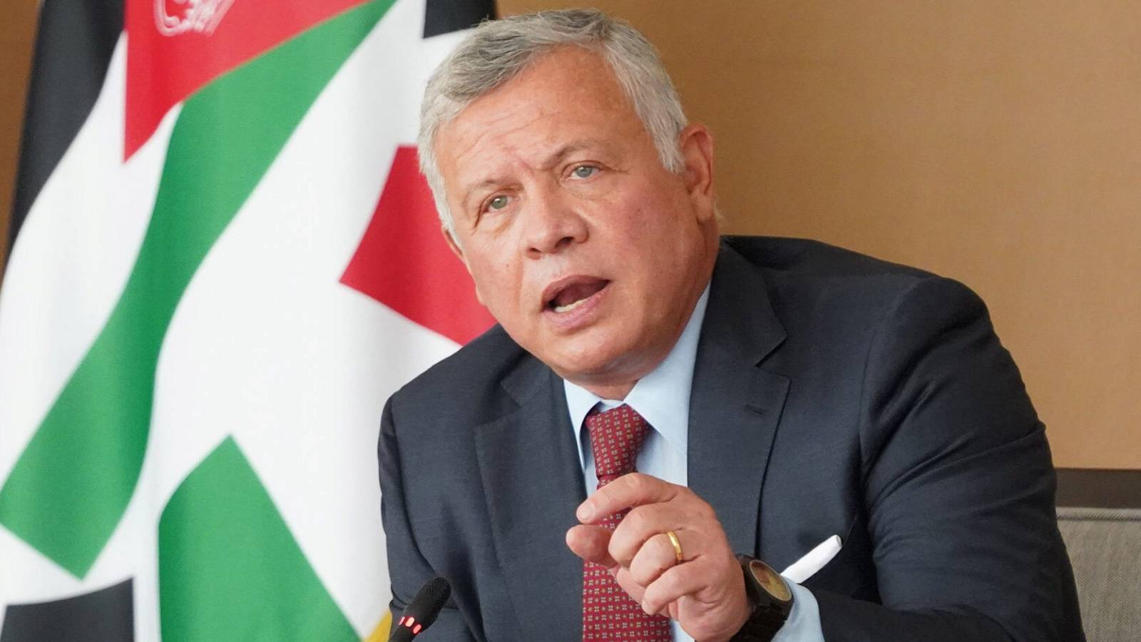 ملك الأردن يدعو العالم إلى التنديد بأي محاولة لتهجير الفلسطينيين قسراً