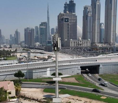 «دو» تستعين بالطاقة الشمسية لتشغيل أبراج شبكة المحمول