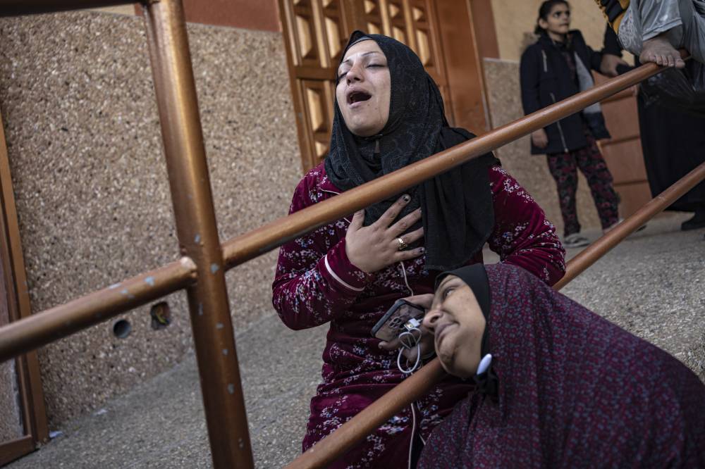 معارك عنيفة في غزة والأمم المتحدة تحذر من «انهيار وشيك» معارك عنيفة في غزة والأمم المتحدة تحذر من «انهيار وشيك»