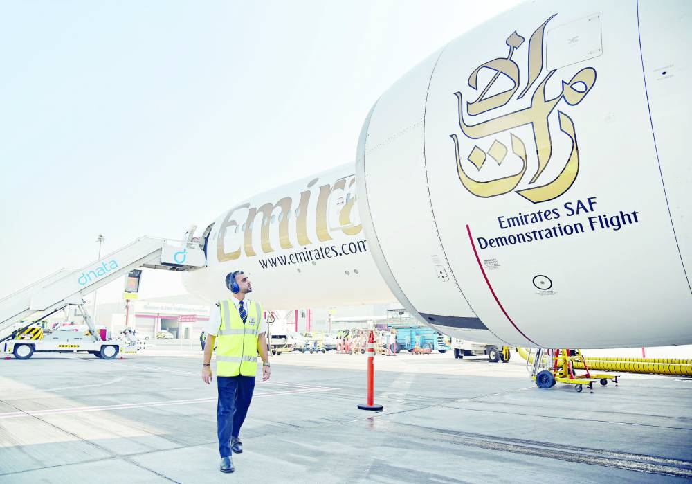 تجارب تشغيل رحلة طيران الإمارات على محرك بوينغ 777 باستخدام وقود الطيران المستدام