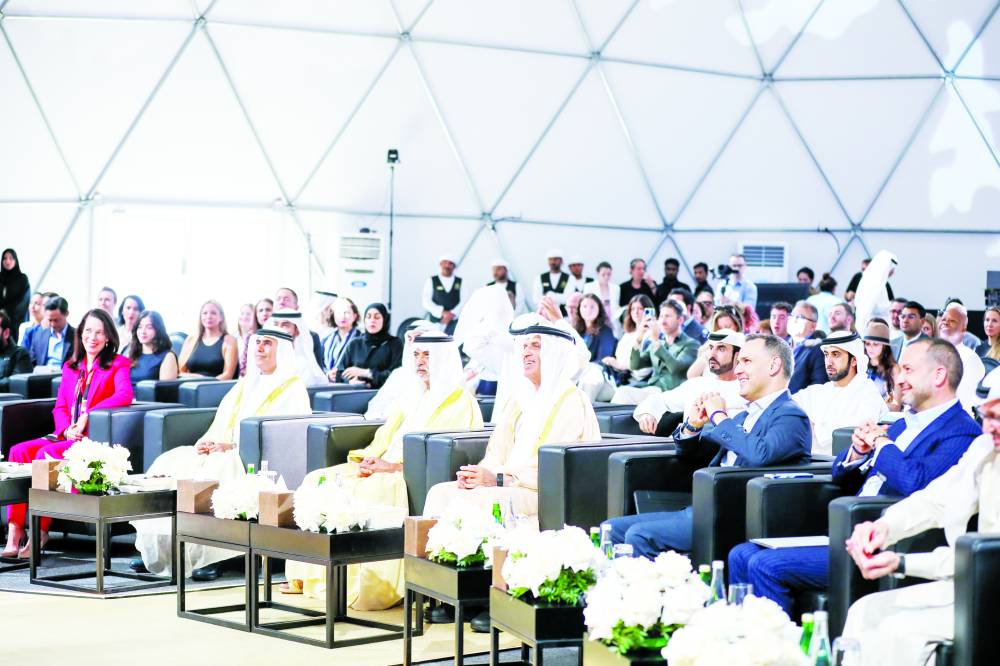 سعود بن صقر ونهيان بن مبارك والحضور