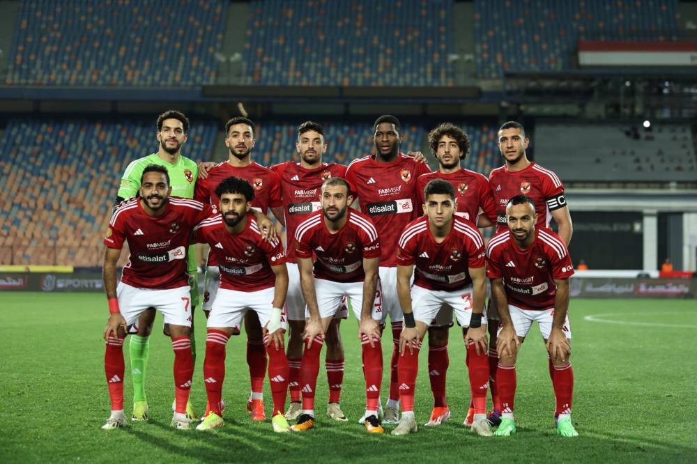 الأهلي المصري يغرم 3 لاعبين بسبب الخروج عن النص