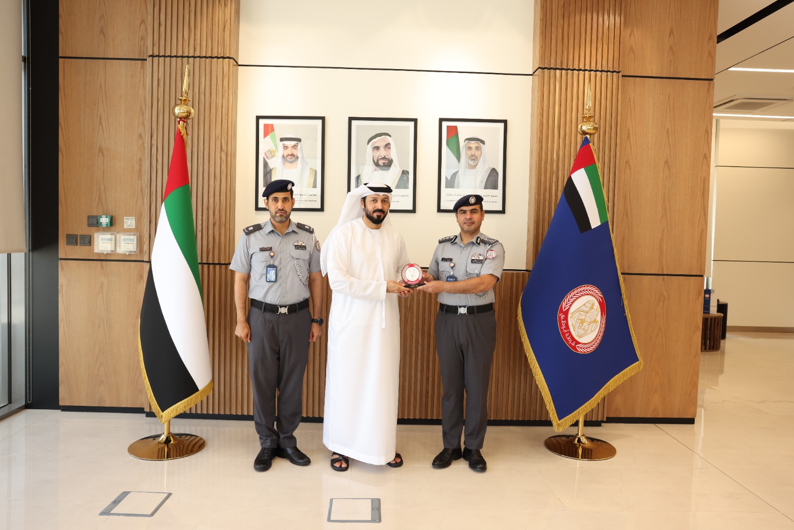 شرطة أبوظبي تبلغ هيئة الزراعة بممارساتها التطويرية