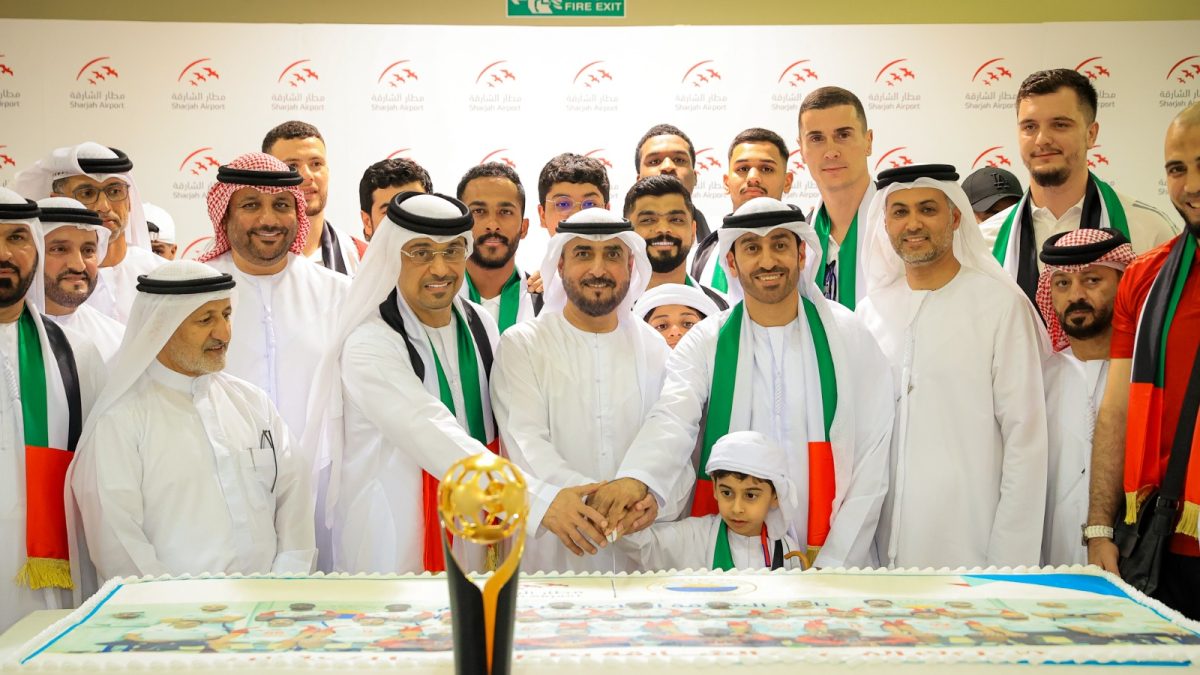 محمد بن سعود يكافئ أبطال آسيا لليد