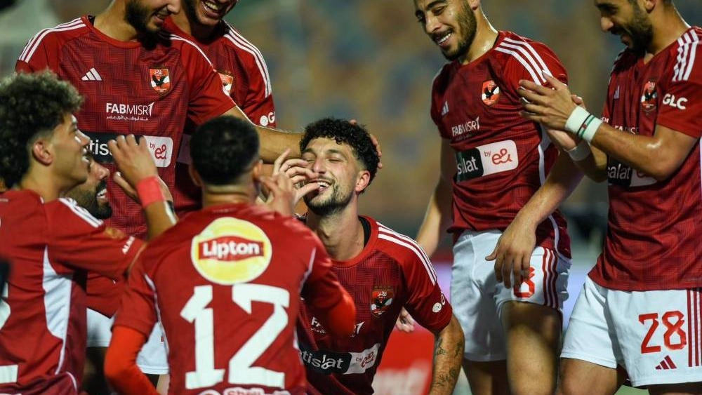 راتب خيالي وشرط إعجازي.. الأهلي المصري يفاوض مدرباً عالمياً