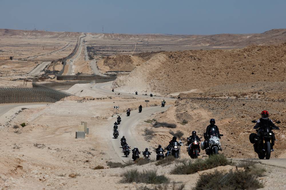 إسرائيل تتمسك بوجود دائم في المناطق العازلة بعزة إسرائيل تتمسك بوجود دائم في المناطق العازلة بعزة