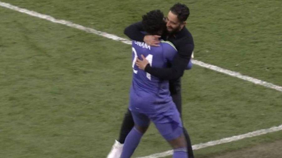 جنون في أولد ترافورد وفرحة هستيرية.. مانشستر يونايتد يتأهل إلى ربع نهائي الدوري الأوروبي بسيناريو تاريخي جنون في أولد ترافورد وفرحة هستيرية.. مانشستر يونايتد يتأهل إلى ربع نهائي الدوري الأوروبي بسيناريو تاريخي