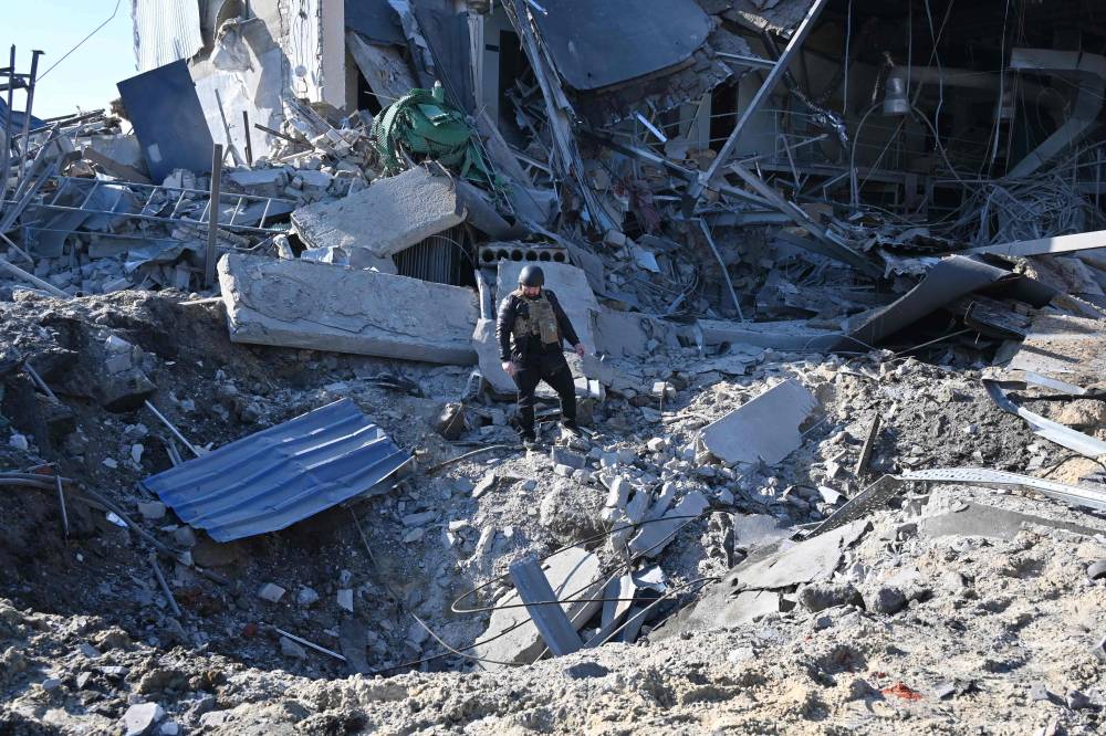 تفاؤل أمريكي بشأن إنهاء حرب أوكرانيا.. وروسيا: المحادثات معقدة