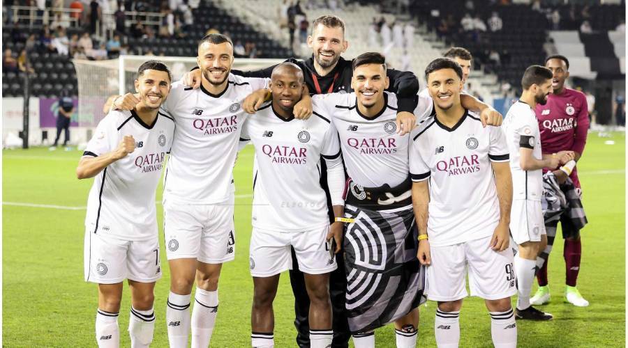 لاعبو السد بعد التتويج