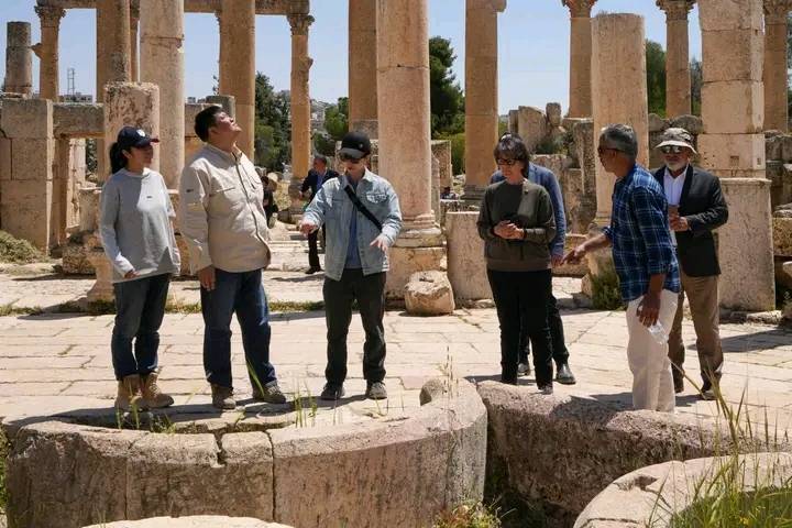 وزيرة أردنية تشارك ثنائياً صينياً جولة أثرية