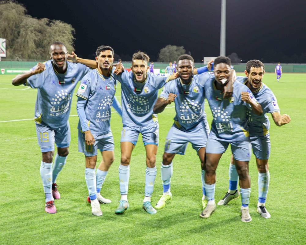 فرحة لاعبي الظفرة فرحة لاعبي الظفرة