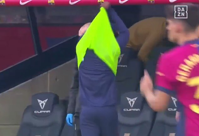 فاتي يركل براد المياه