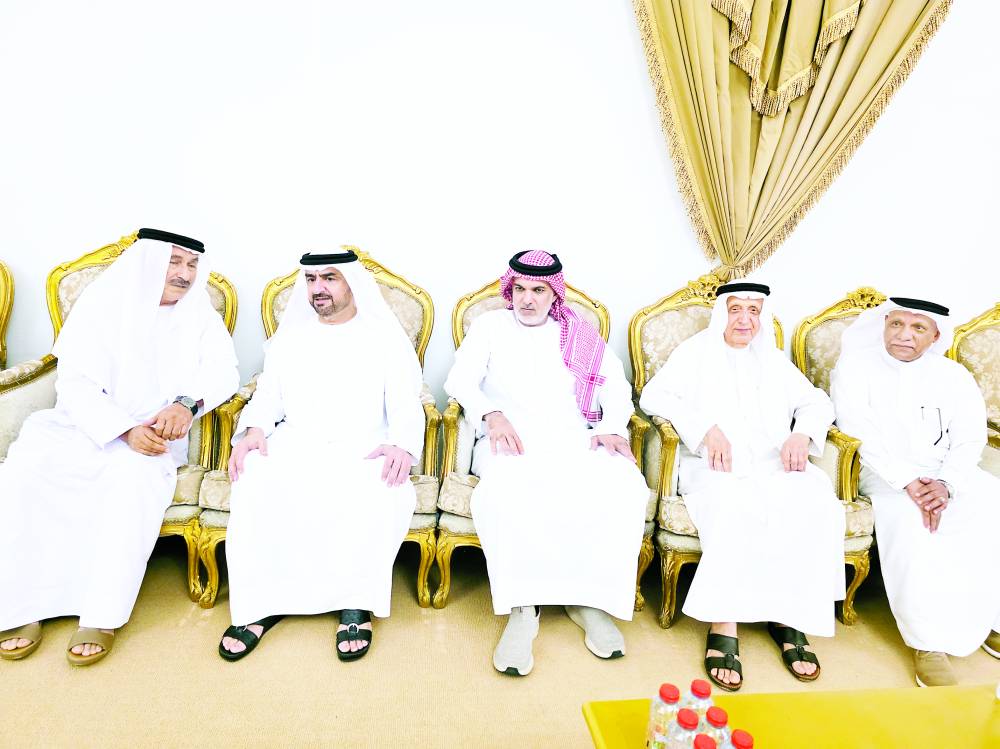 عبدالله بن سالم يعزي الأسرة