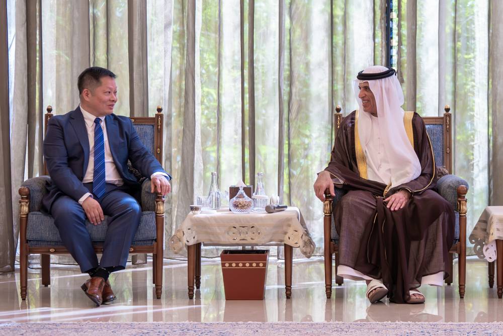 سعود بن صقر يشهد توقيع اتفاقية إنشاء مجمع صناعي في رأس الخيمة