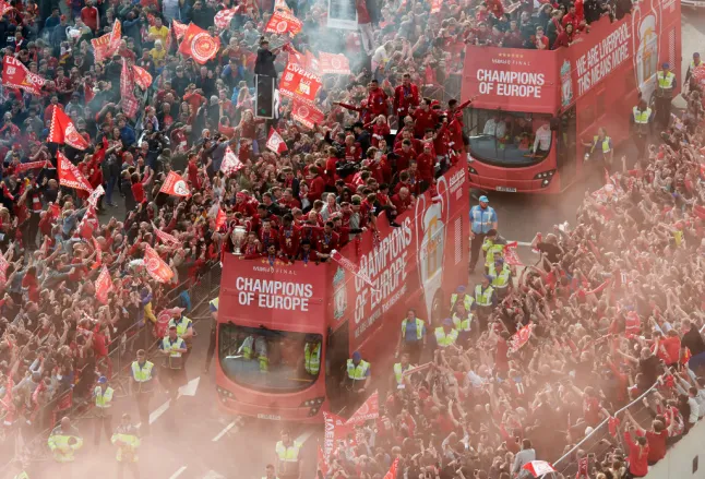جماهير ليفربول ستتمكن أخيراً من الاحتفال بلقب الدوري في شوارع المدينة جماهير ليفربول ستتمكن أخيراً من الاحتفال بلقب الدوري في شوارع المدينة