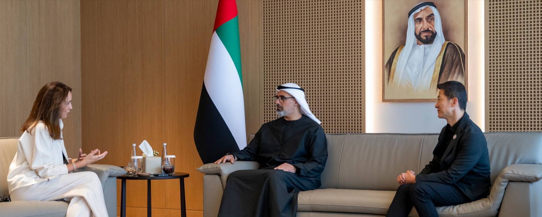 خالد بن محمد بن زايد يؤكد أهمية توظيف الذكاء الاصطناعي في الابتكار واستشراف المستقبل