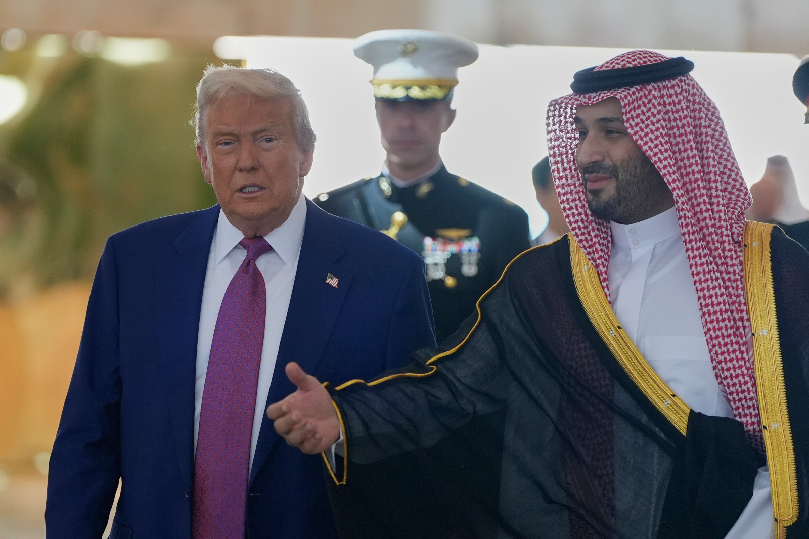 ترامب يصل السعودية في مستهل جولته الخليجية ترامب يصل السعودية في مستهل جولته الخليجية