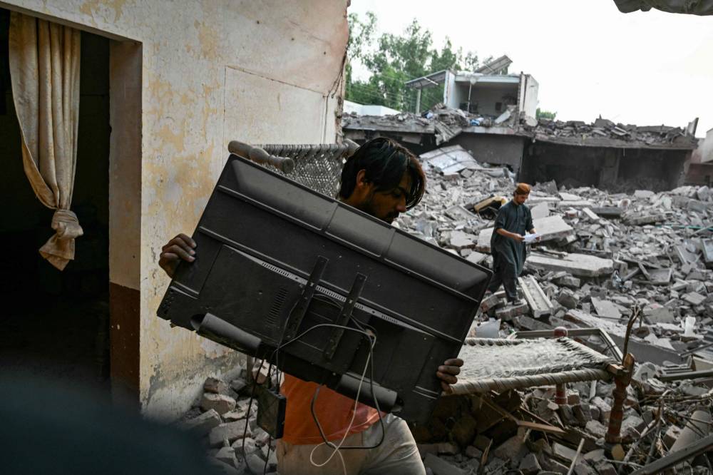 ارتفاع حصيلة ضحايا الاشتباكات بين الهند وباكستان إلى 44 قتيلاً و93 مصاباً