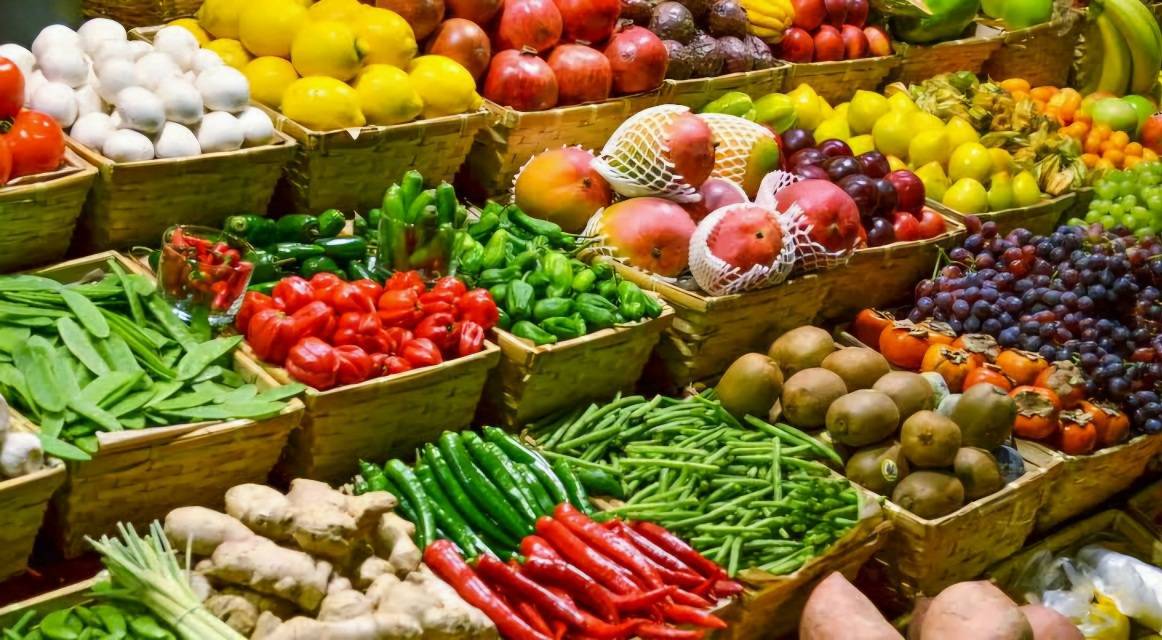 «الفيبروميالجيا».. اضطراب يمكن مواجهته بخضراوات وفواكه وأعشاب