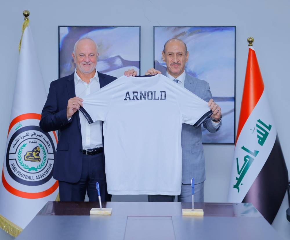 اتصال هاتفي يتسبب في استقالة فرحان من الاتحاد العراقي لكرة القدم
