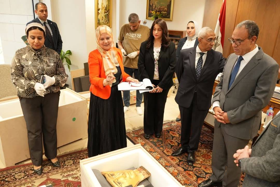 مصر تسترد 25 قطعة أثرية مهربة من أمريكا