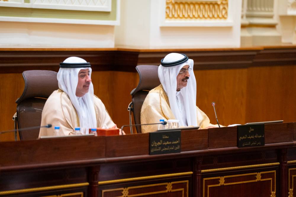 «استشاري الشارقة» يوصي بتطوير البيئة الاستثمارية بالإمارة
