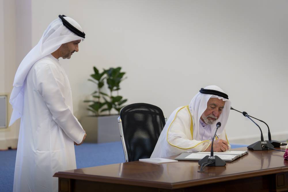 سلطان يشكّل مجلس الشارقة للتعليم العالي والبحث العلمي ولجنته التنفيذية الدائمة