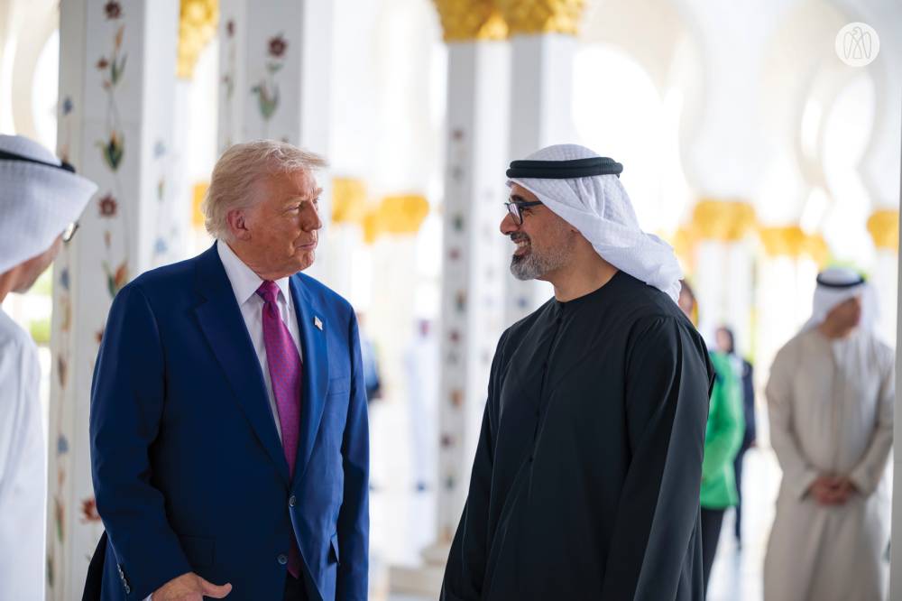 ترامب يزور جامع الشيخ زايد في أبوظبي يرافقه خالد بن محمد بن زايد
