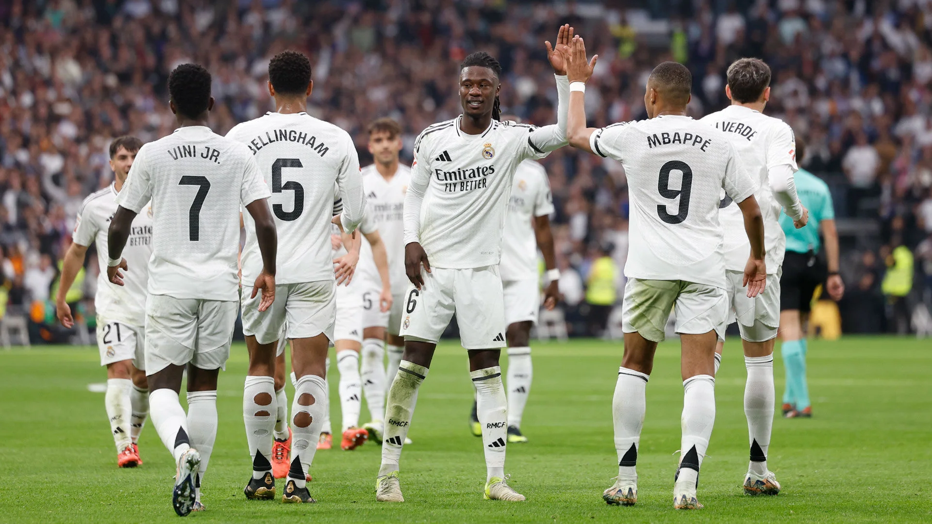 ريال مدريد يبحث عن «عقول» تفكر أفضل وتمرر أذكى وأدق
