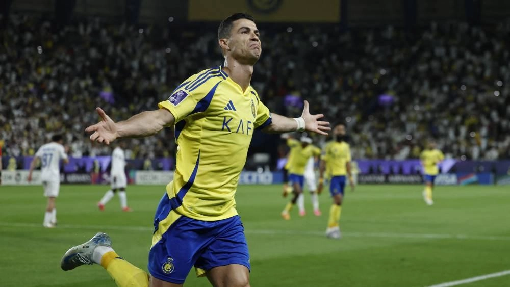 عرض برازيلي مغرٍ لرونالدو يفتح له أبواب كأس العالم للأندية