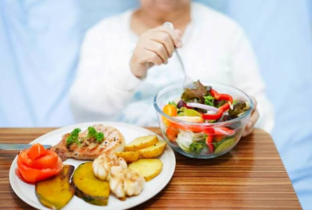 طرق لحماية كبار السن من سوء التغذية