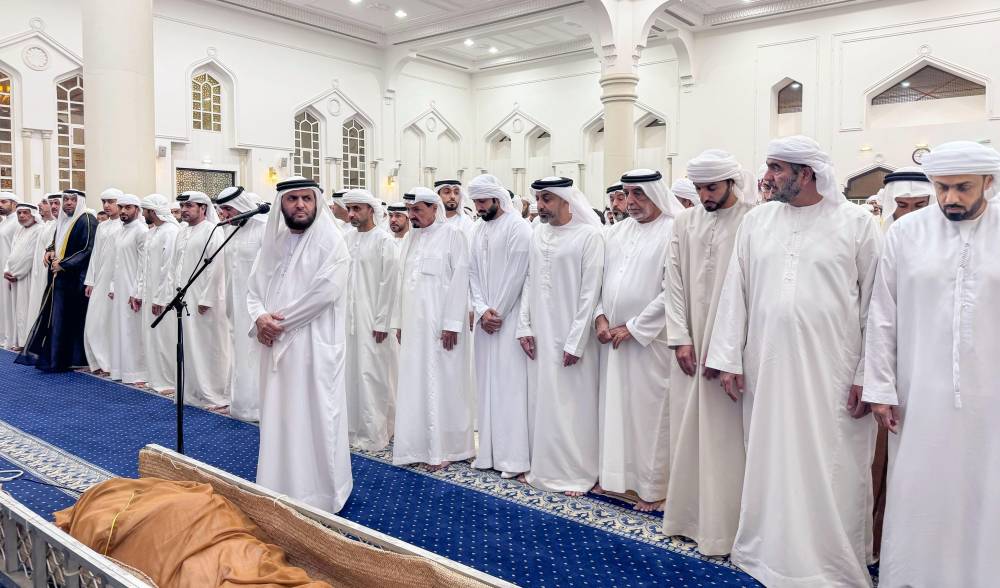 النعيمي يؤدي صلاة الجنازة على حمد راشد