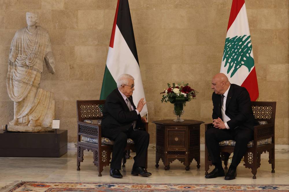 الرئيسان اللبناني والفلسطيني: زمن السلاح الخارج عن سلطة الدولة «انتهى»