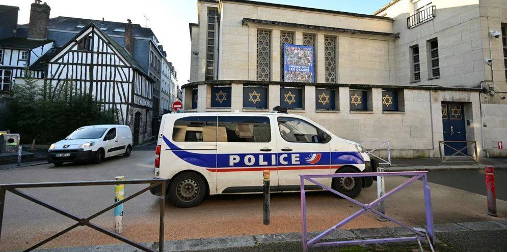 فرنسا تعزيز التدابير الأمنية في المواقع المرتبطة باليهود فرنسا تعزيز التدابير الأمنية في المواقع المرتبطة باليهود