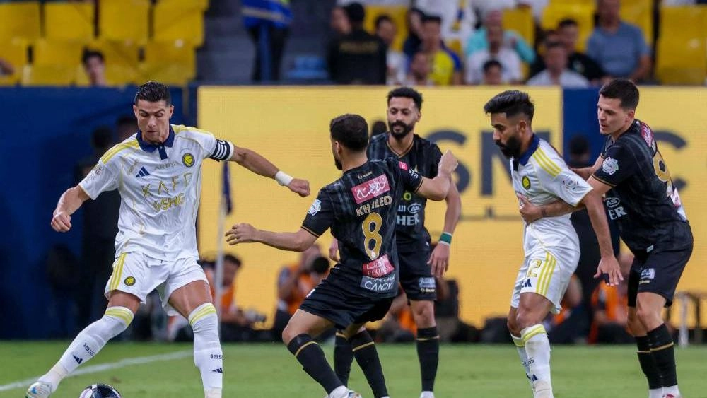 الهريفي يهاجم رونالدو: اعتزل وتوقف عن التمثيل (فيديو) الهريفي يهاجم رونالدو