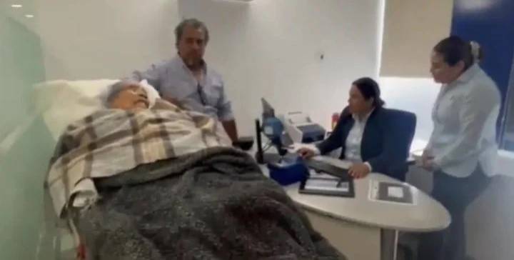 فيديليا فاسكيز وأسرتها في البنك