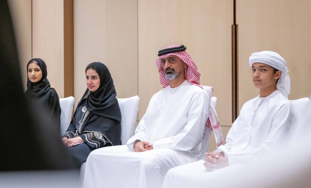 عمّار بن حميد يلتقي الطلبة الإماراتيين في الصين عمار بن حميد