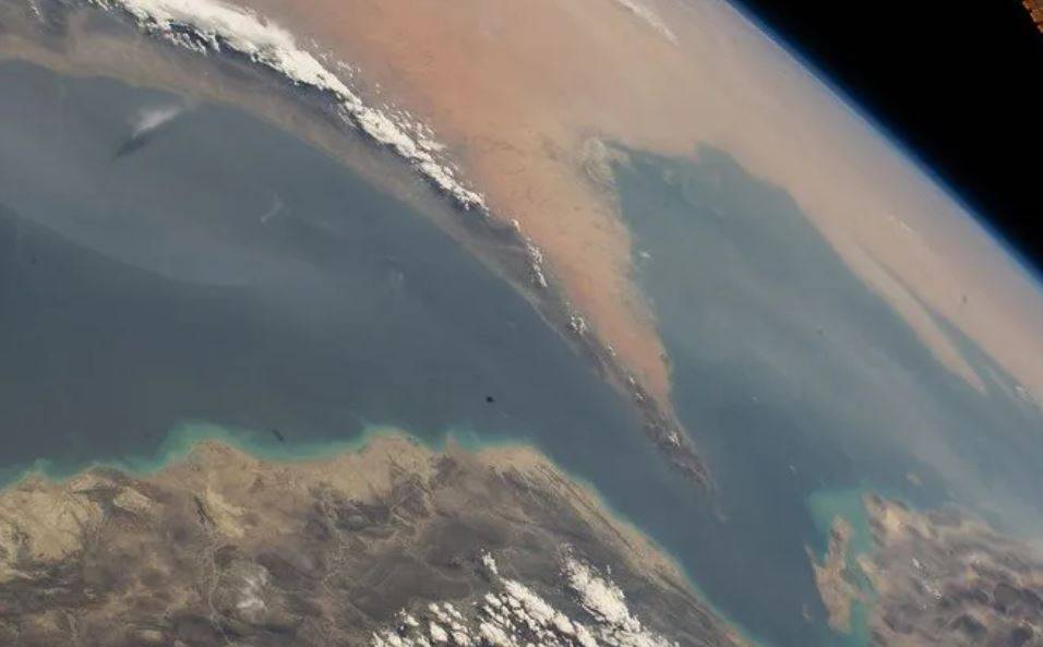 اليونان وبريطانيا تحثان السفن على تجنب خليج عدن ومضيق هرمز اليونان وبريطانيا تحثان السفن على تجنب خليج عدن ومضيق هرمز