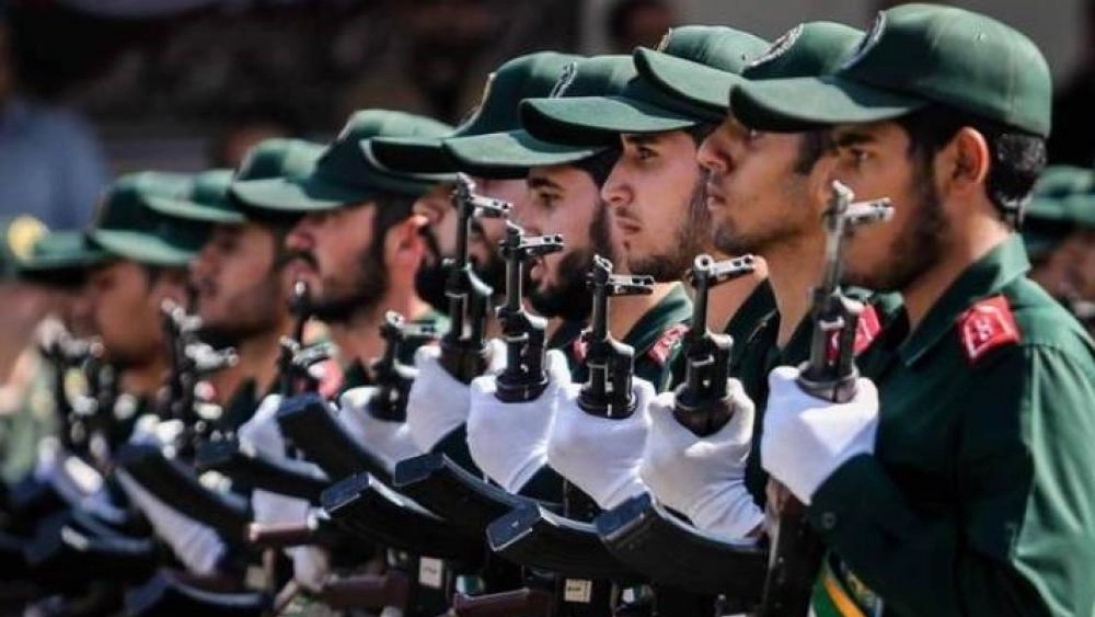 «الحرس الثوري» يتوعد بـ «فتح أبواب جهنم» على إسرائيل.. ونتنياهو يتوقع موجات من الهجمات