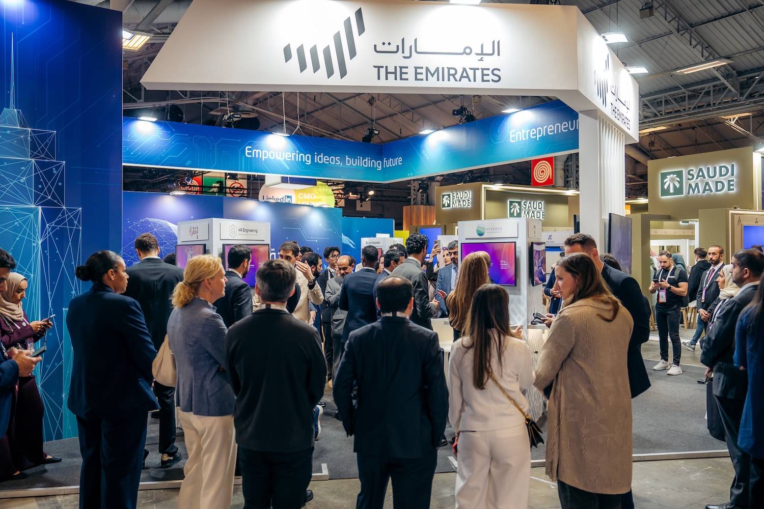 جناح الإمارات في المعرض