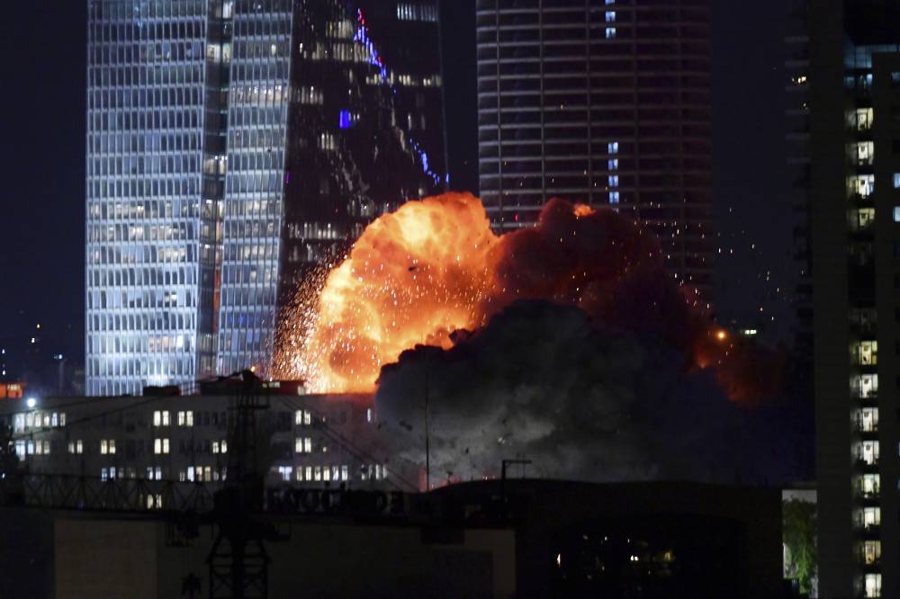 «الإطفاء الإسرائيلي»: نستجيب لحوادث كبيرة ناجمة عن الهجوم الإيراني
