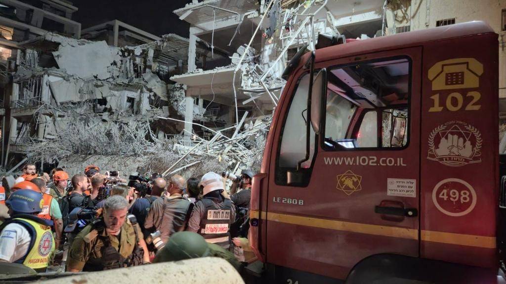 وزير الدفاع الإسرائيلي: النظام الإيراني تجاوز الخطوط الحمراء في هجومه وزير الدفاع الإسرائيلي: النظام الإيراني تجاوز الخطوط الحمراء في هجومه