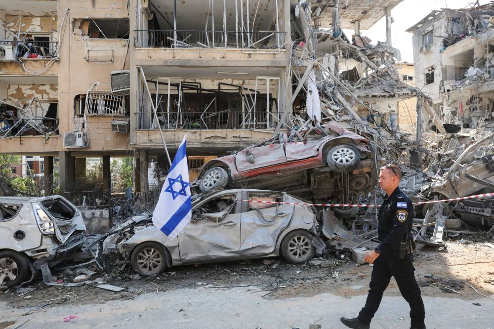 «حرب الصواريخ» تتواصل بين إيران وإسرائيل «حرب الصواريخ» تتواصل بين إيران وإسرائيل