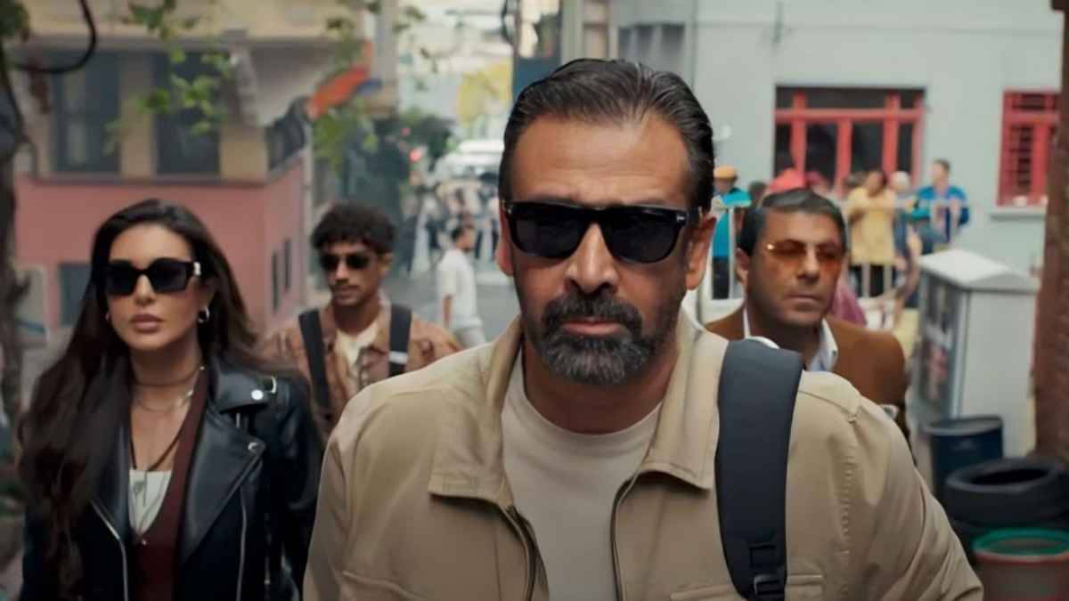 كريم عبد العزيز وياسمين صبري وإياد نصار في لقطة من «المشروع X»