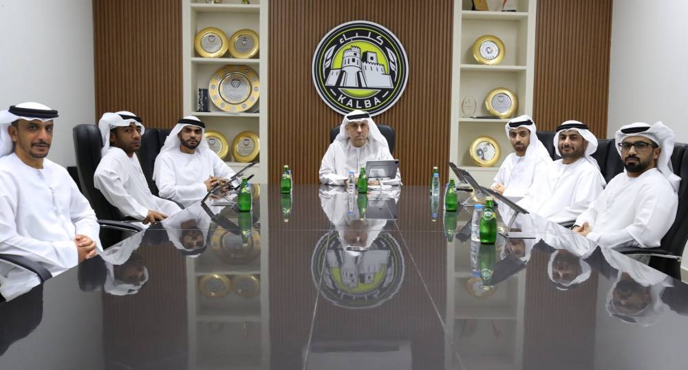 اليماحي يترأس اجتماع شركة الكرة اليماحي يترأس اجتماع شركة الكرة