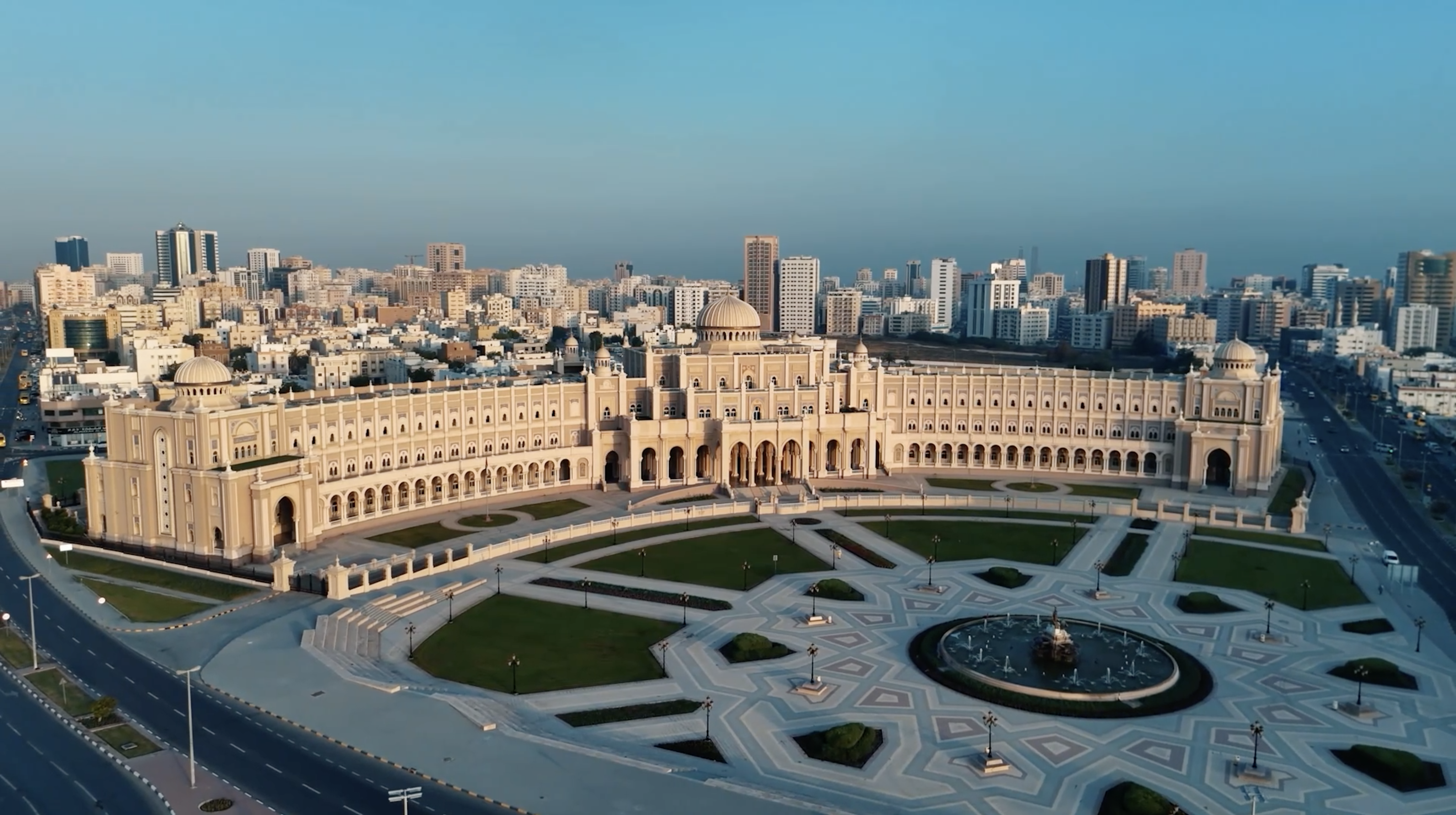 4 برامج لتلفزيون الشارقة تبرز التطور العمراني والثقافي 4 برامج لتلفزيون الشارقة تبرز التطور العمراني والثقافي