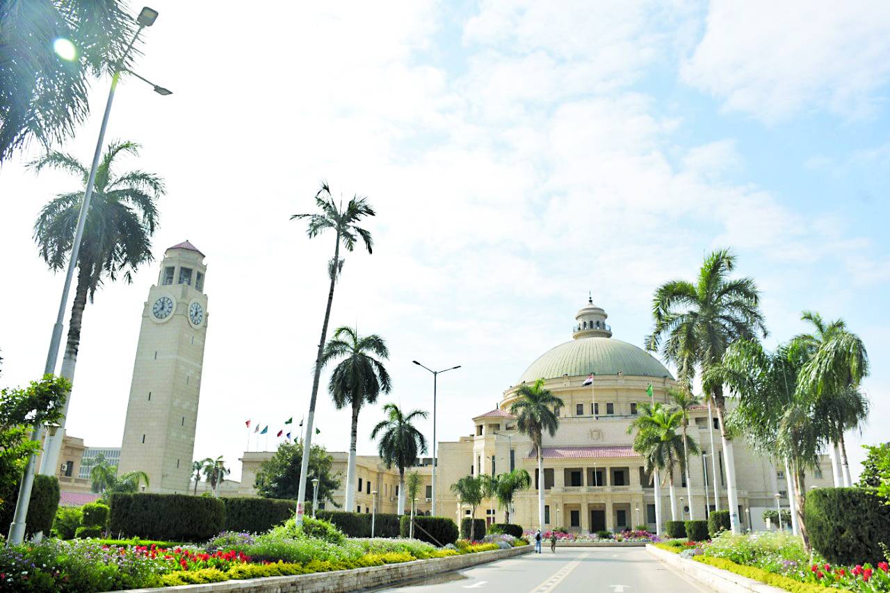 جامعة القاه رة (23)