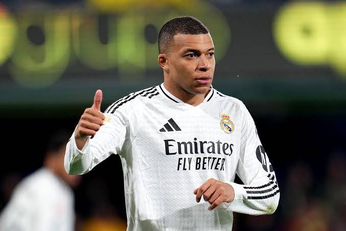 ريال مدريد في ورطة.. موقف مبابي من مواجهة باتشوكا لا يزال غامضاً