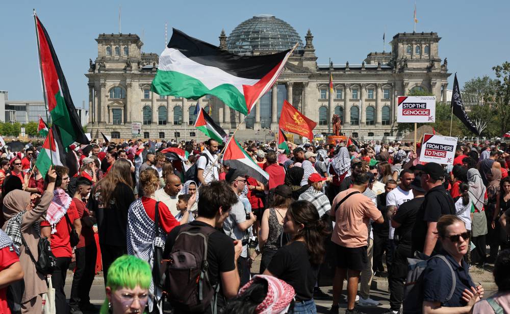 آلاف المتظاهرين في لندن وبرلين: «الغزيون ليسوا وحدهم»