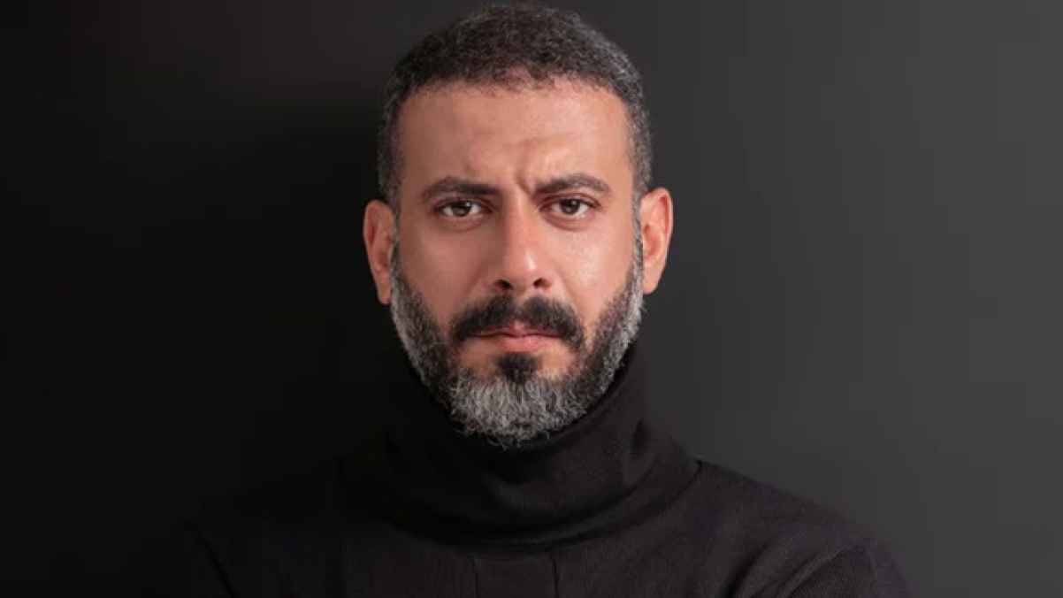 محمد فراج يربي طفلين في «كتالوج»